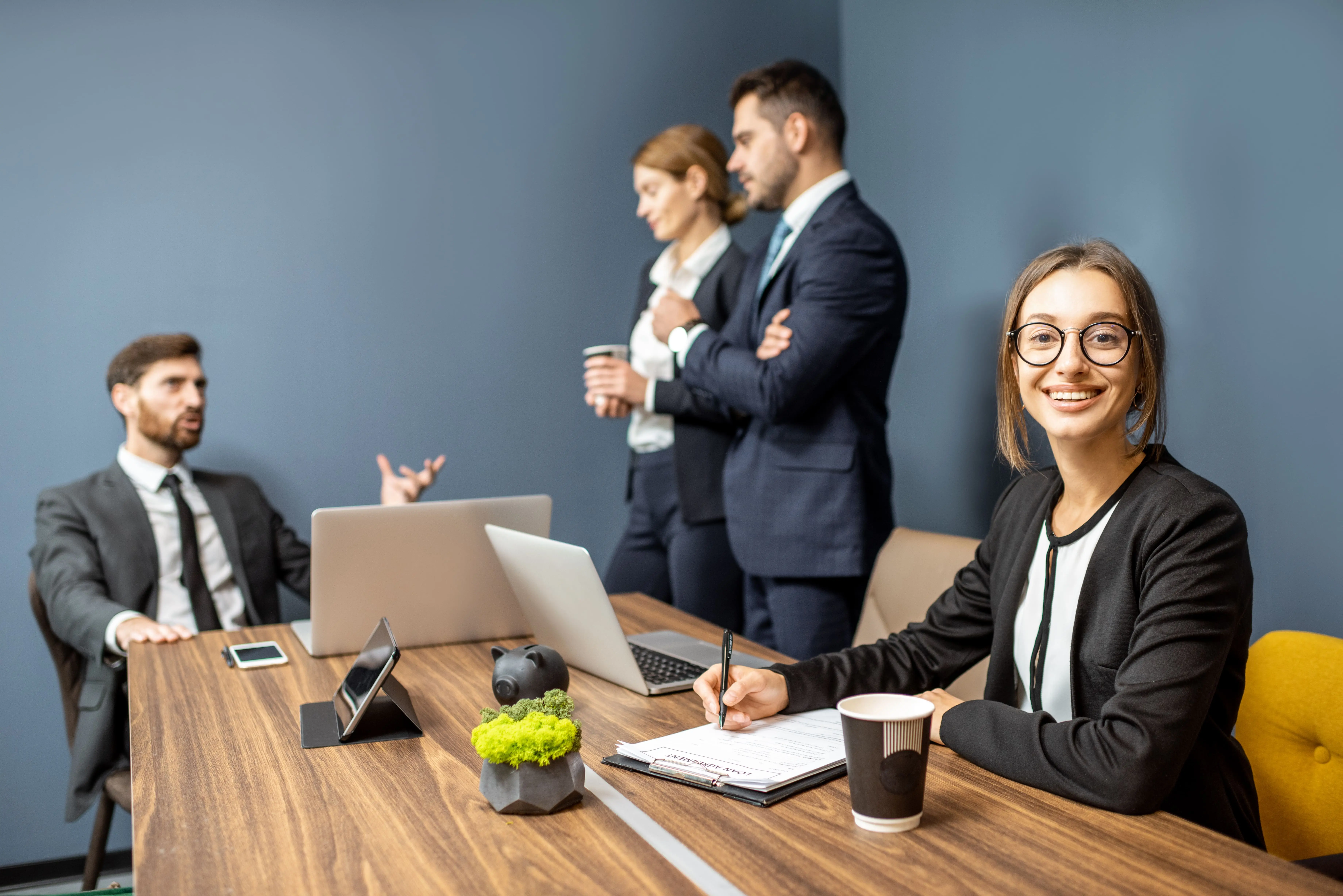 Equipe da Soluções Digitais Uru atendendo um cliente